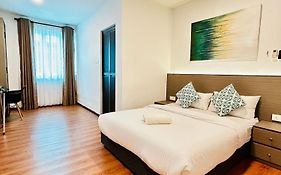 Lestari Inn Boutique Residence - Private Parking